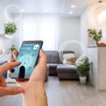 Smart-Home-Technologieschnittstelle auf dem Smartphone-App-Bildschirm